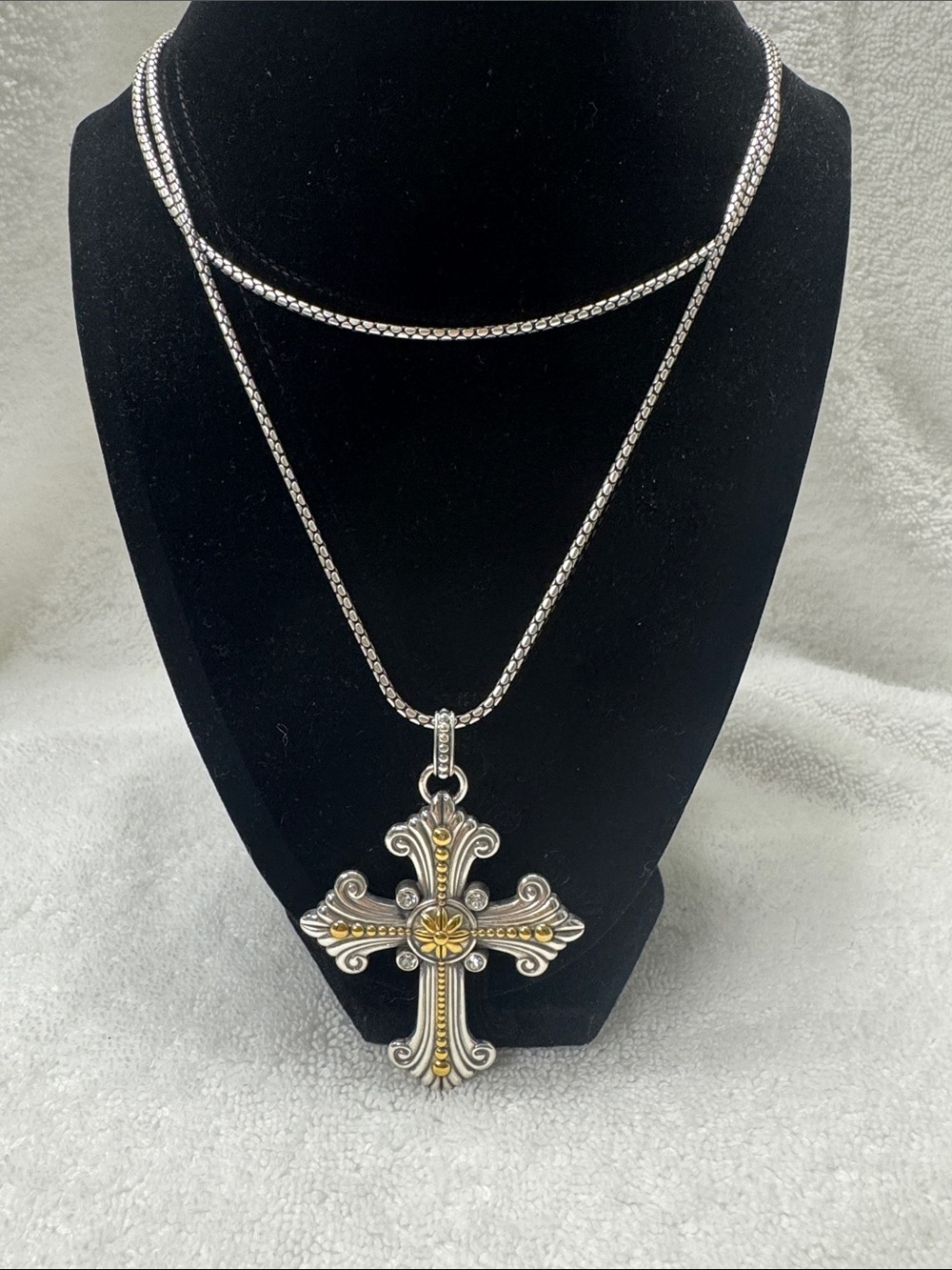 Two-Tone Ornate Cross Pendant Necklace - Silver & Gold